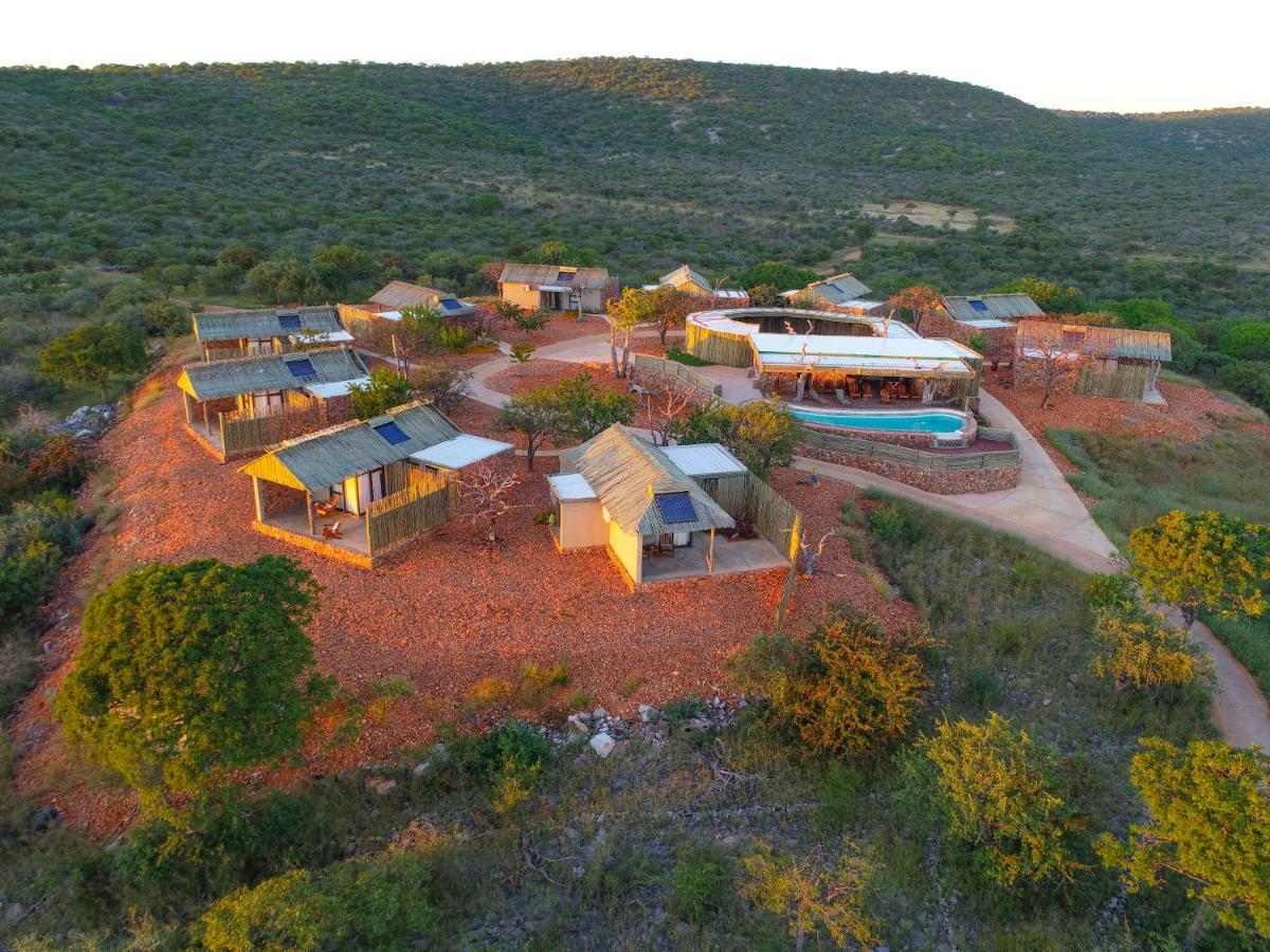 Okutala Etosha Lodge เอาท์โจ ภายนอก รูปภาพ