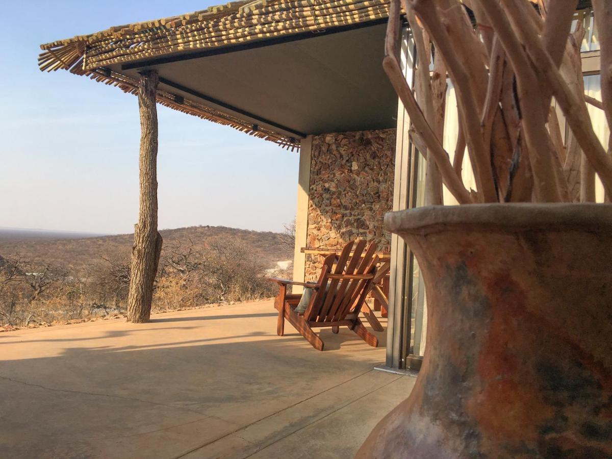 Okutala Etosha Lodge เอาท์โจ ภายนอก รูปภาพ