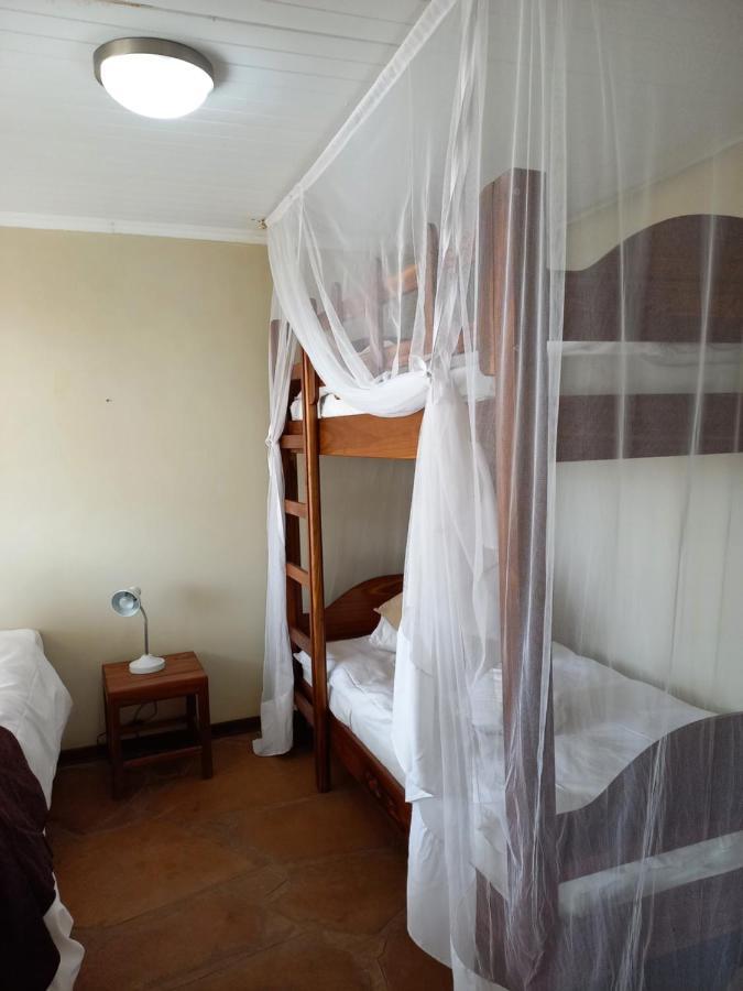 Okutala Etosha Lodge เอาท์โจ ภายนอก รูปภาพ